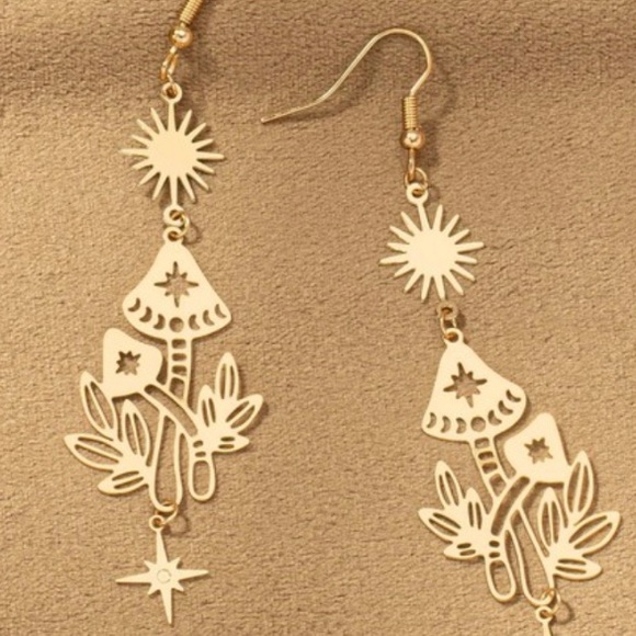 Gold Mushroom and star and sun cut out design dangle earrings - Picture 3 of 4